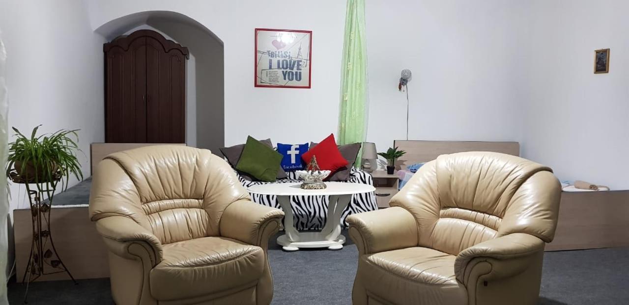 Madona'S Apartment 第比利斯 外观 照片